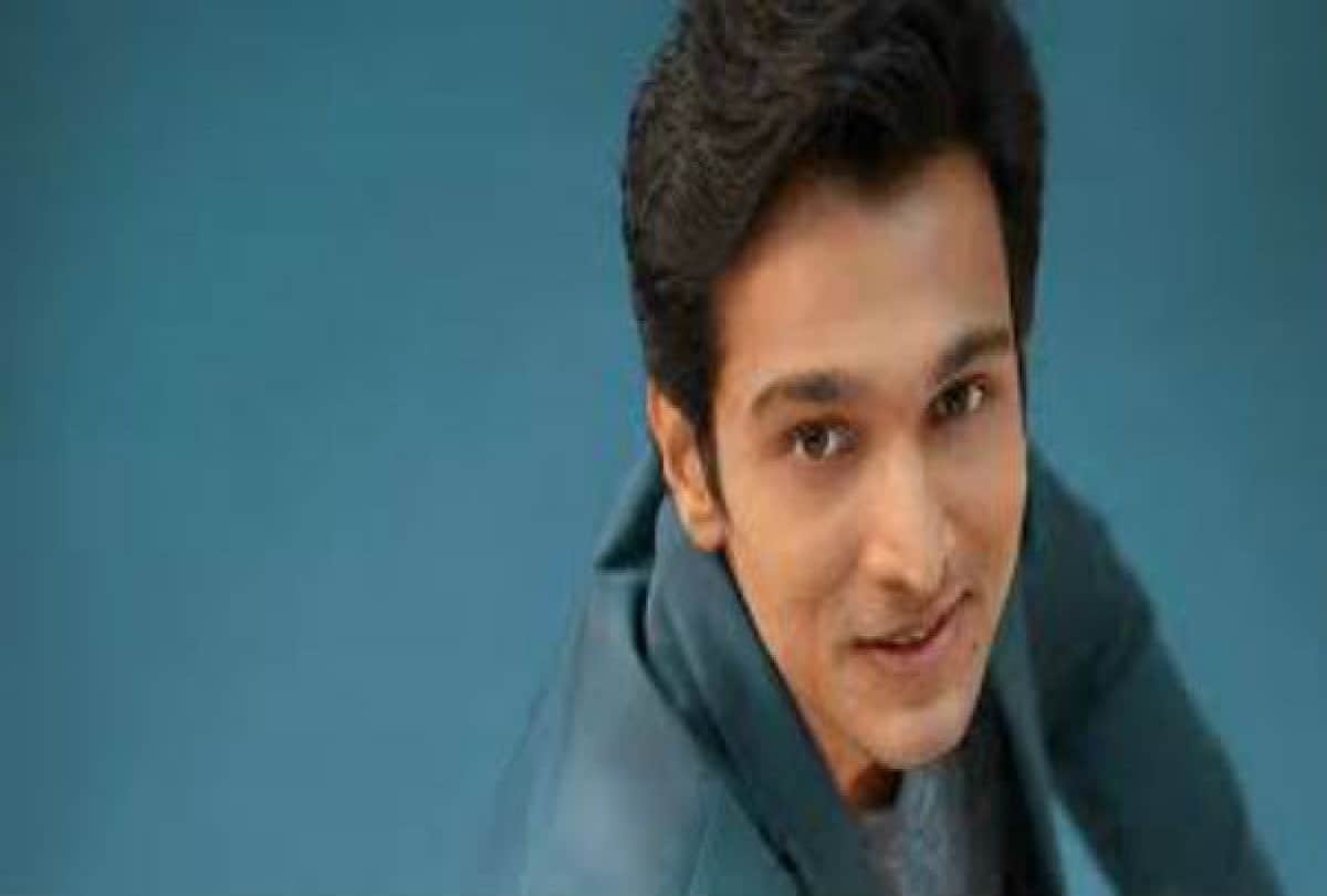 Prateek Gandhi speaks to Pankaj Shukla on his film Bhavai raavan leela love yatri mitron theatre