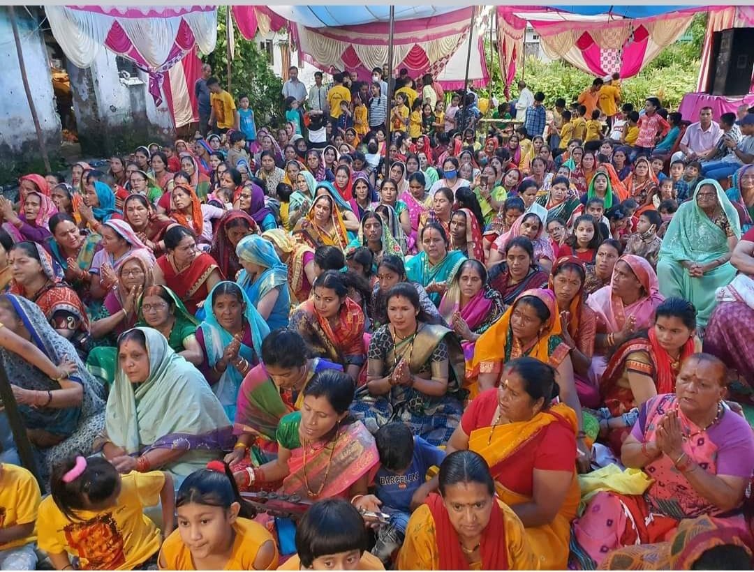 Crowd of devotees gathering in Chaukhutia Ganesh festival