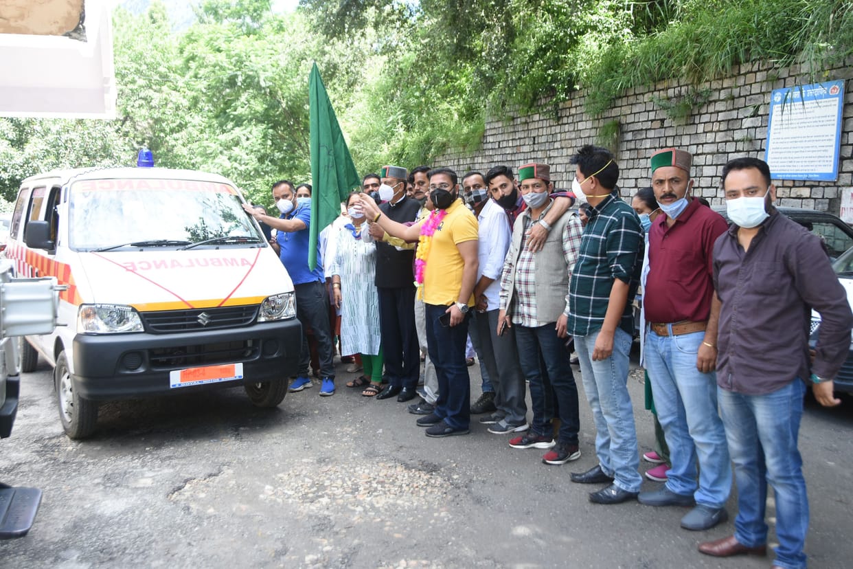 rampur news health news ambulence donate for khenri hospital