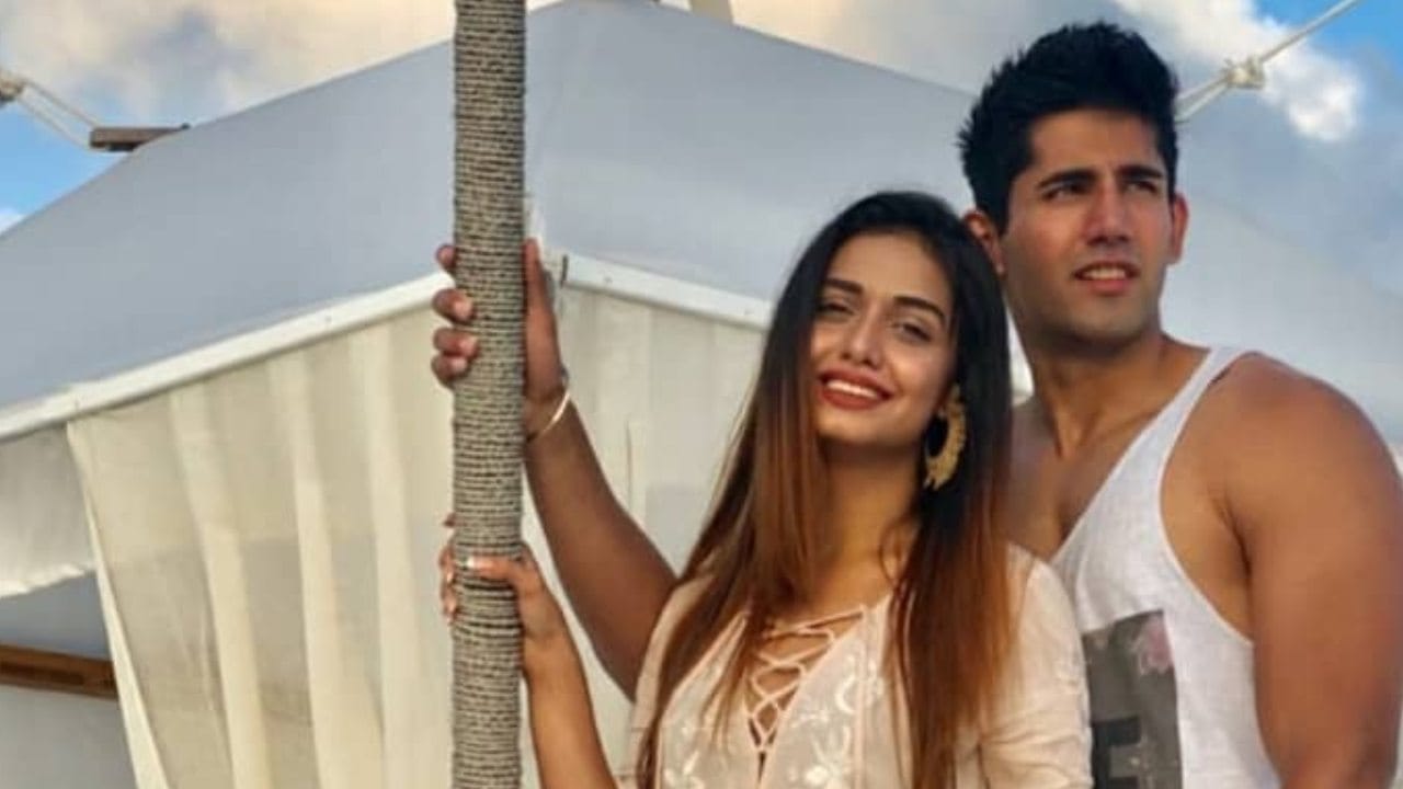 bigg boss ott winner divya agarwal boyfriend varun sood called her arrogant in the show she said they are competitors