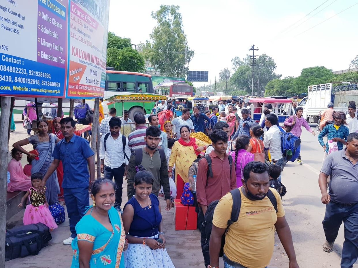 Transport system collapsed, passengers kept waiting for buses for hours