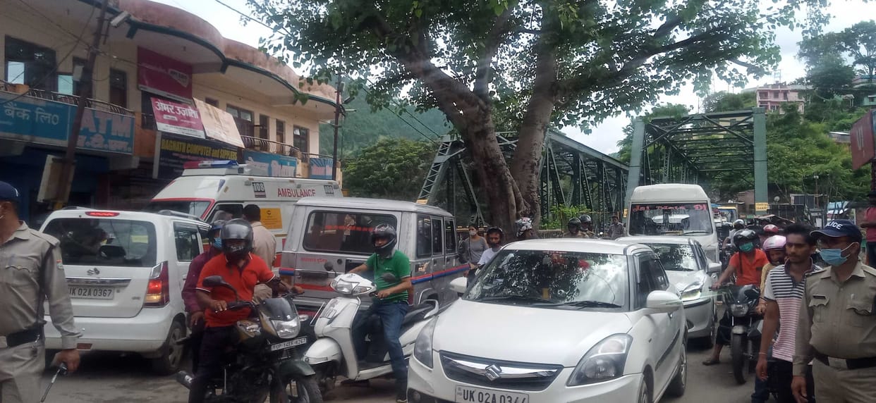 Police ready to pass MP's convoy, ambulance also had to change the way