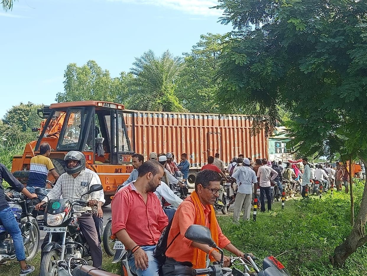 Two Vechicles Collides Creates Jam