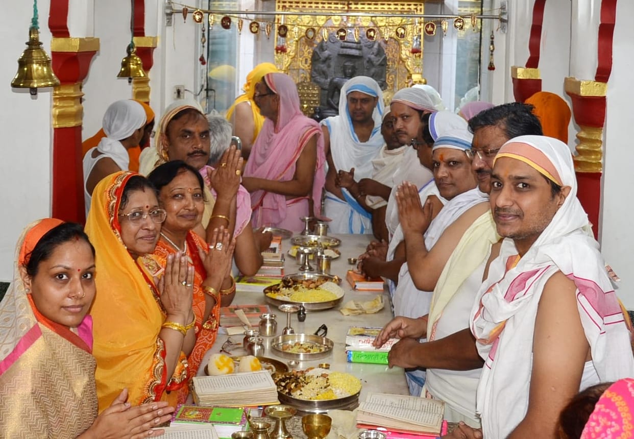 Praying for the welfare of the nation by worshiping the best true religion