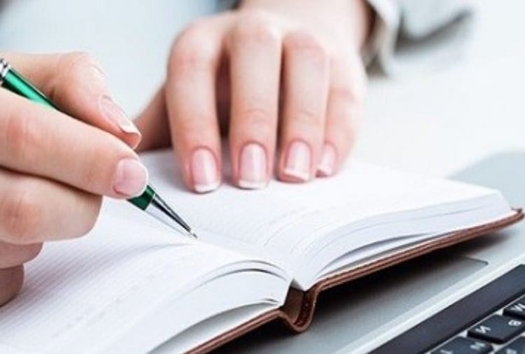 Hindi Diwas 2021: Young Writers says Hindi Easiest Way to Express Feelings 