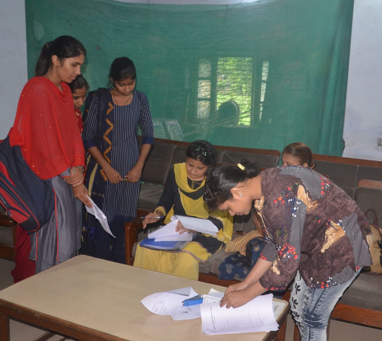 65 candidates in Janata College and 31 in Apeejay Girls College paid offline fees