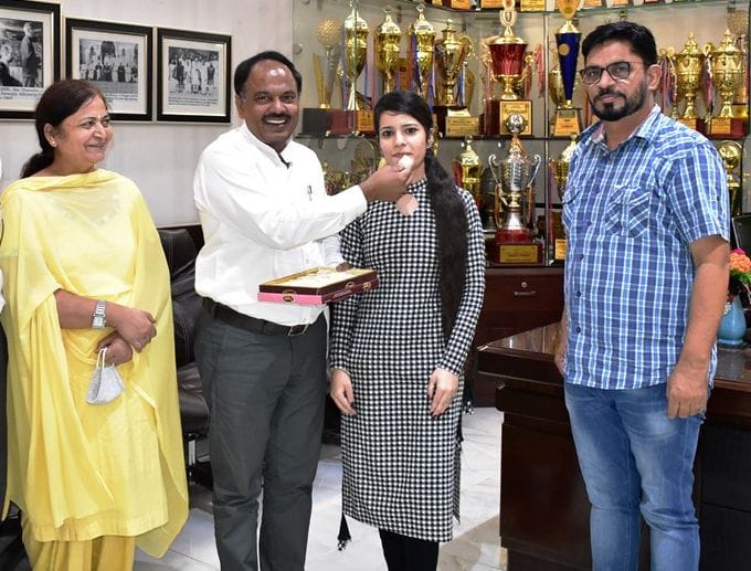 Akash tops in fashion designing, Simran second