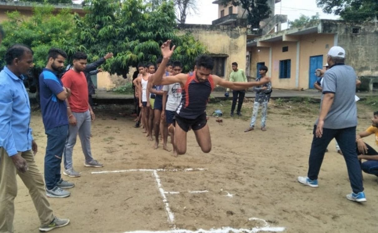 Parul, Divyanshi were first in the five km race