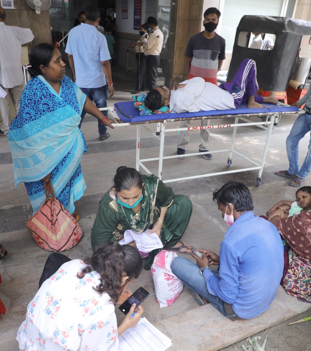 Vaccines did not take two hours in the district hospital, people's uproar