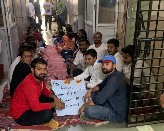 Demonstration: ABVP staged a five-hour sit-in to demand re-examination