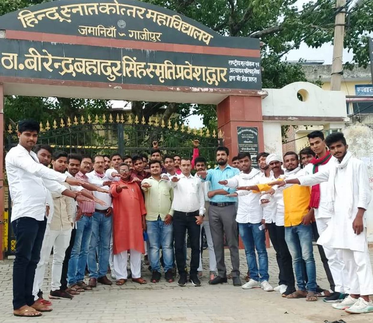 Ghazipur: Hindi has the power to connect the whole country, Hindi Diwas was celebrated in a solemn manner in the district.