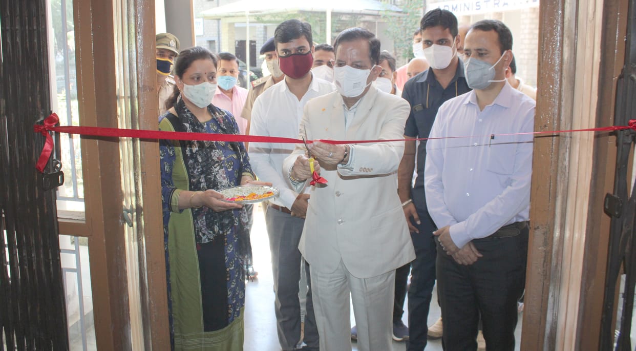 MP Kapoor inaugurated the photo exhibition