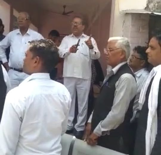 Lawyers lock in the deputy registrar's office against illegal recovery