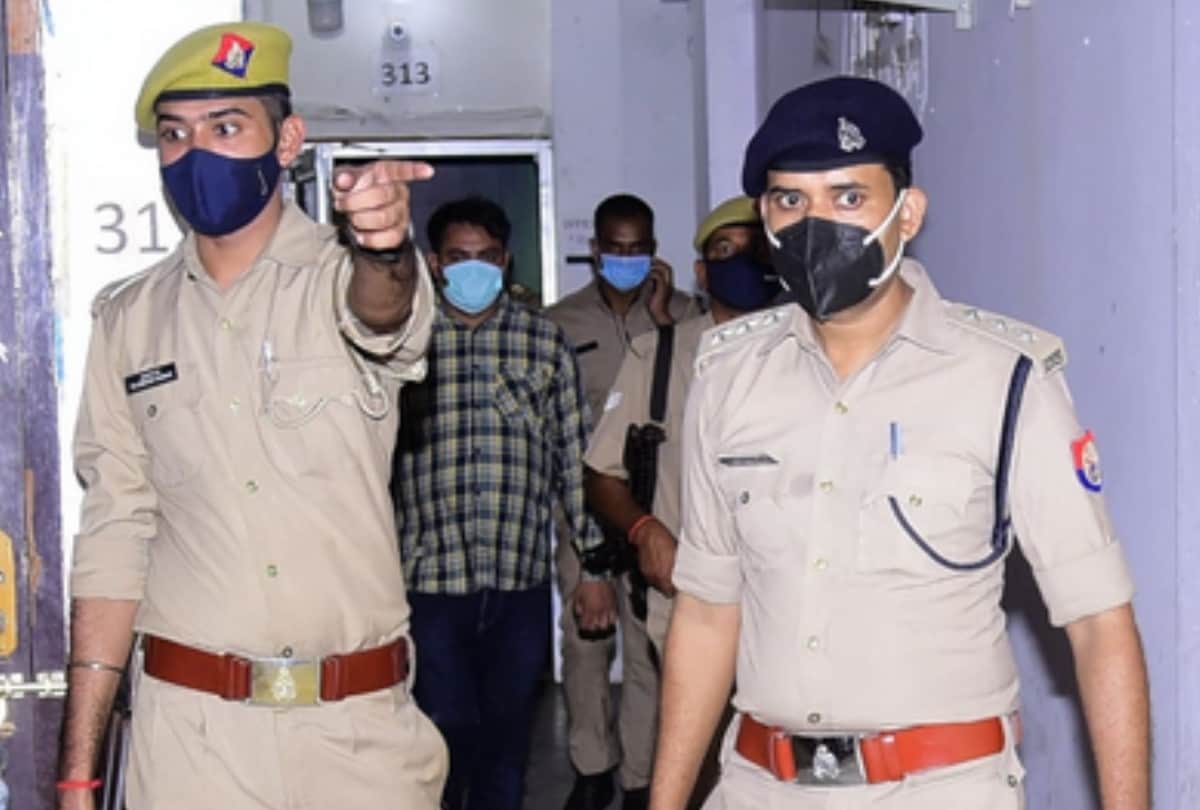 Sex racket busted in Lucknow, see photos