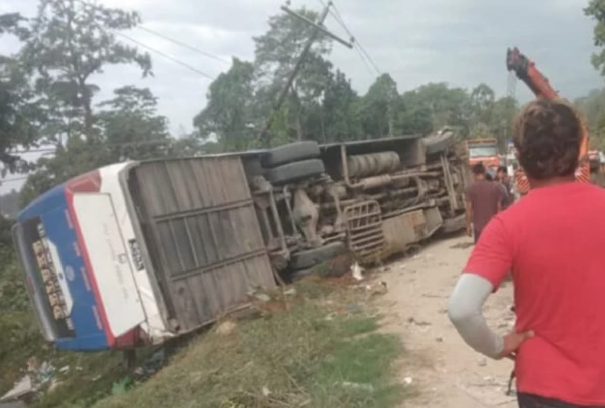 three killed and 27 injured in maharajganj