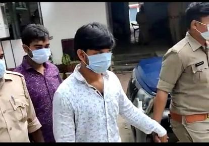 Neet 2021 Paper Leak Racket Busted By Jaipur Police, 8 People Held - Amar  Ujala Hindi News Live - Neet Ug 2021:परीक्षा के आधे घंटे बाद पेपर लीक,  पुलिस ने किया आठ लोगों को गिरफ्तार