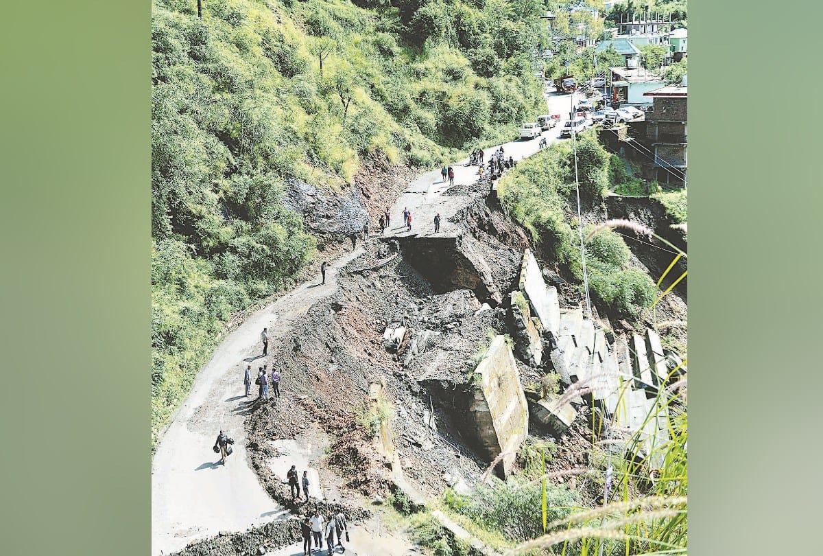 weather update himachal: NH 205 collapses near Judicial Academy Ghandal heavy traffic jam on road 