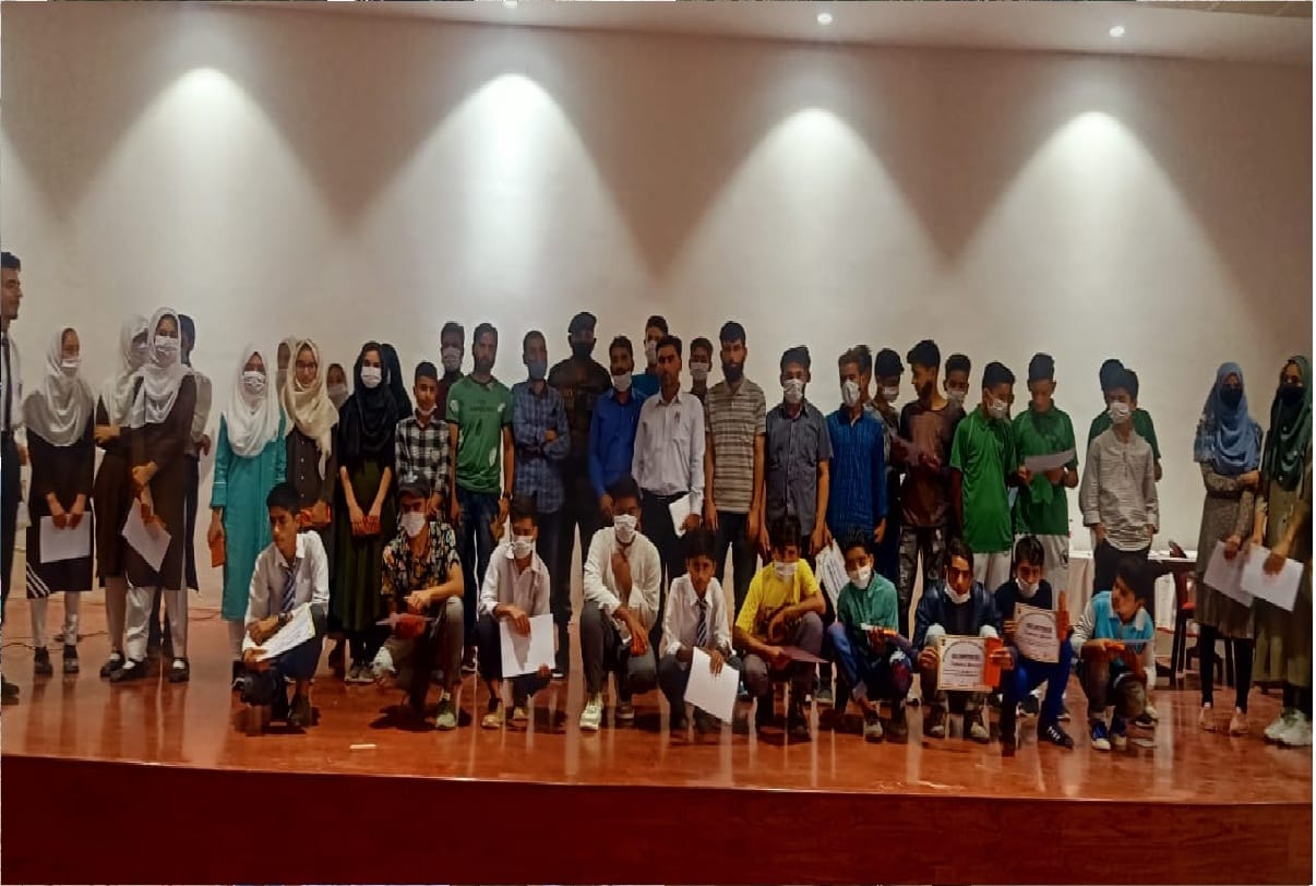Indian Army organizes Inter School Quiz Competition for students In Baramulla kashmir