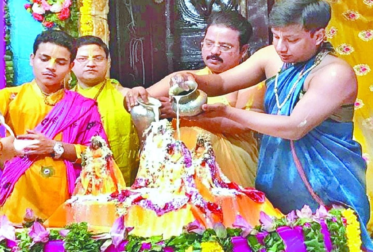 Mathura Radha ashtami radharani birth anniversary celebrated in vrindavan
