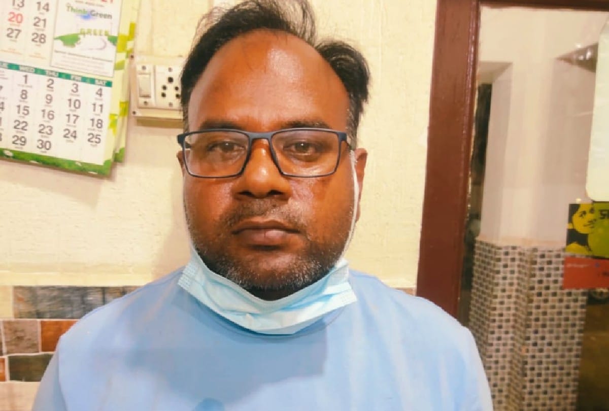 suspended assistant commissioner arrested for robbing silver trader in agra
