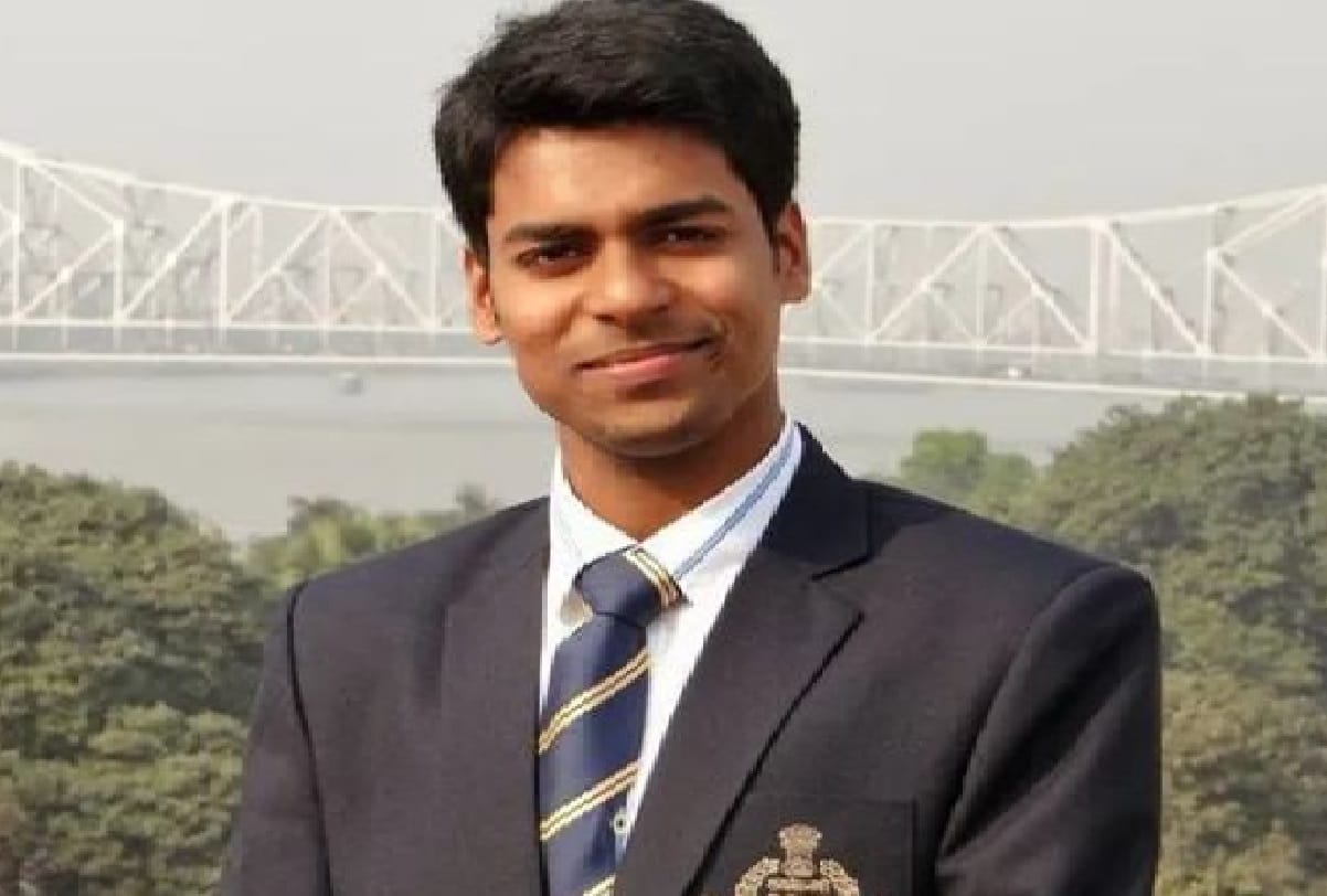 Hindi Diwas 2021 People got success with hindi cleared upsc IAS IPS blog social media news and updates