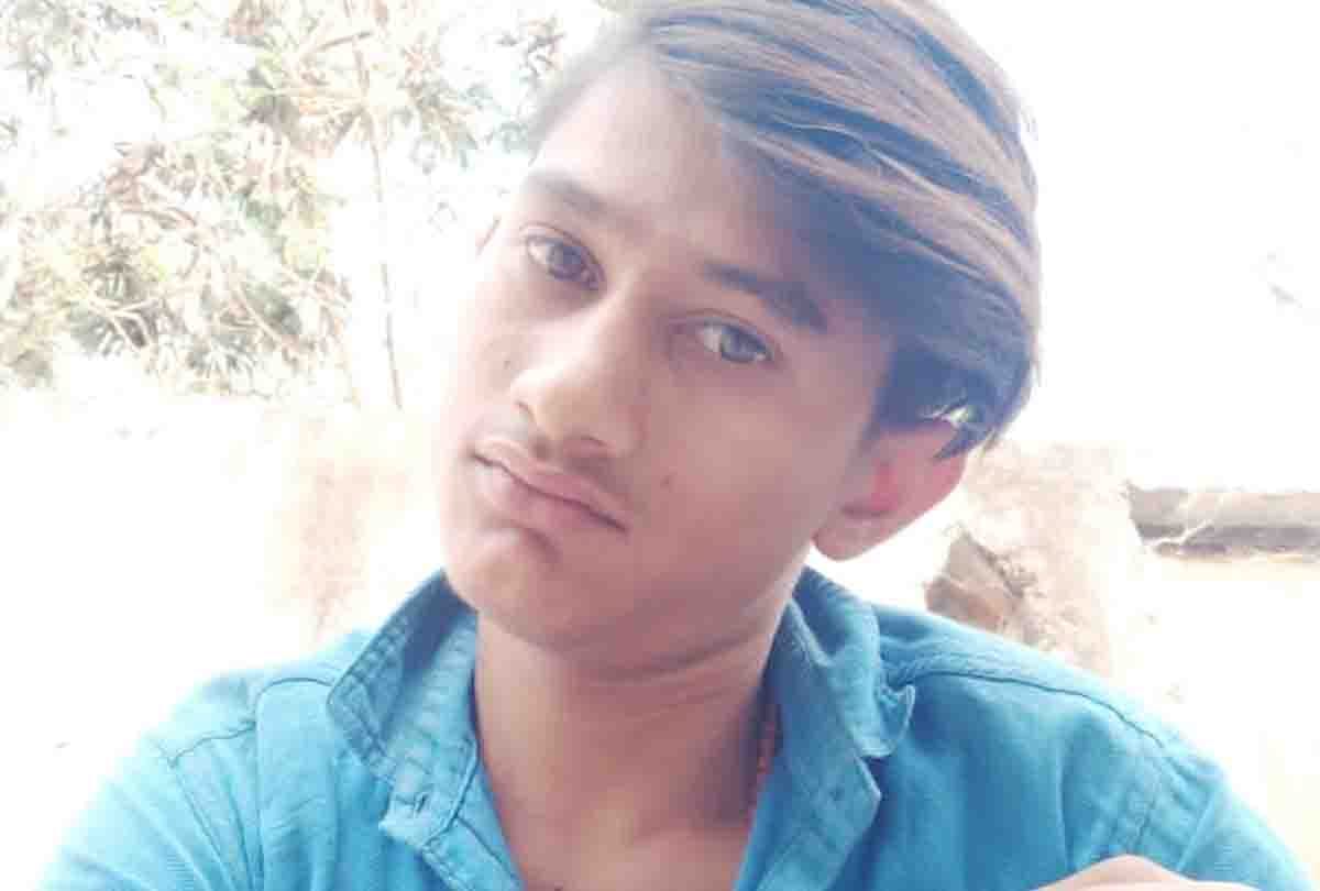 Accident in Mahoba: bike rider died after being crushed by dumper