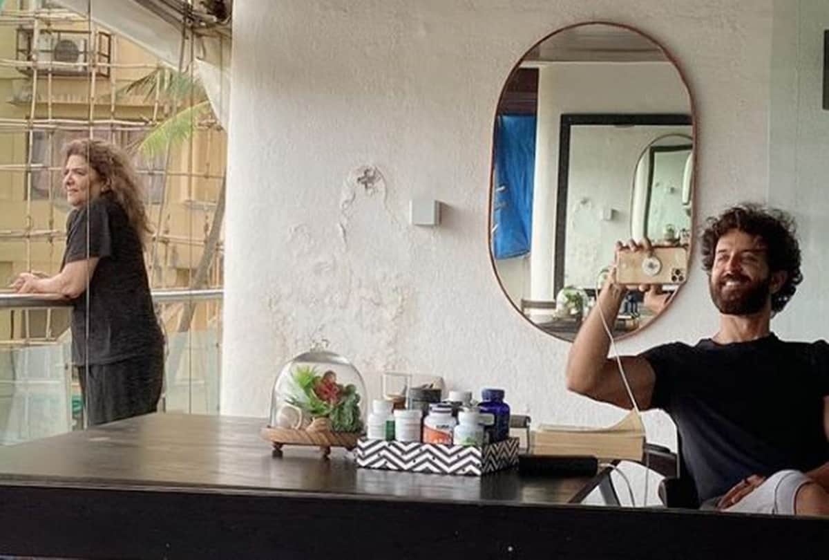 Hrithik roshan gave funny reply to users who made fun of seelan in his home