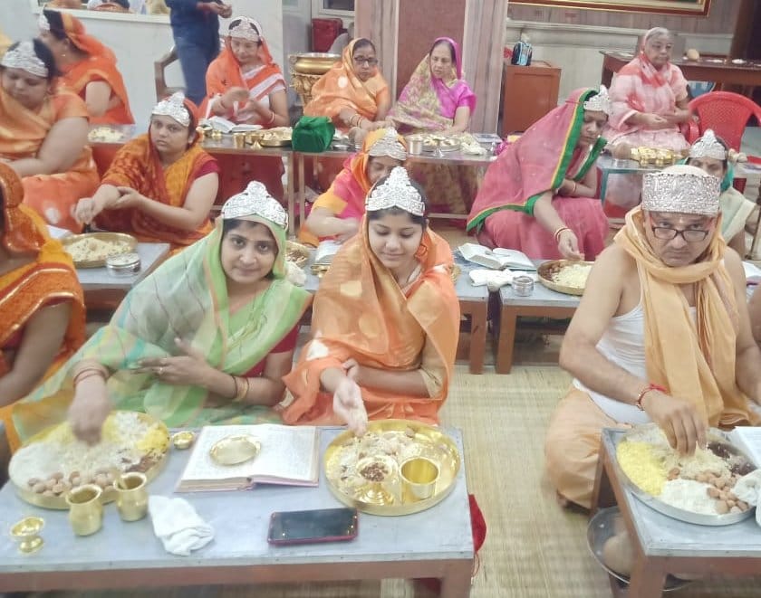 ......Give us your shelter Vani Maa Jinvani Maa