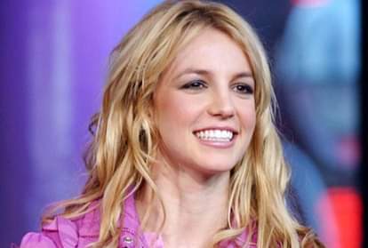 Britney spears deactivates instagram account after engagement with Sam asghari know the reason