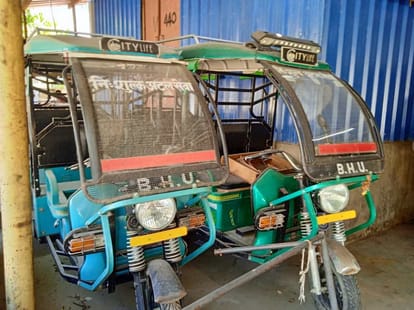 bhu hospital atal seva free e-rickshaw service for patient in bad condition in varanasi