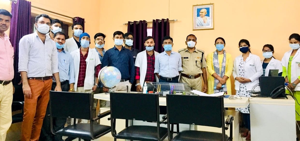 Dental college team examined the teeth of prisoners