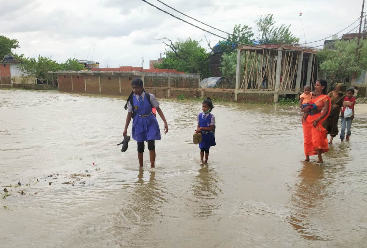 Flood wreaks less as water level of rivers recedes in Gorakhpur