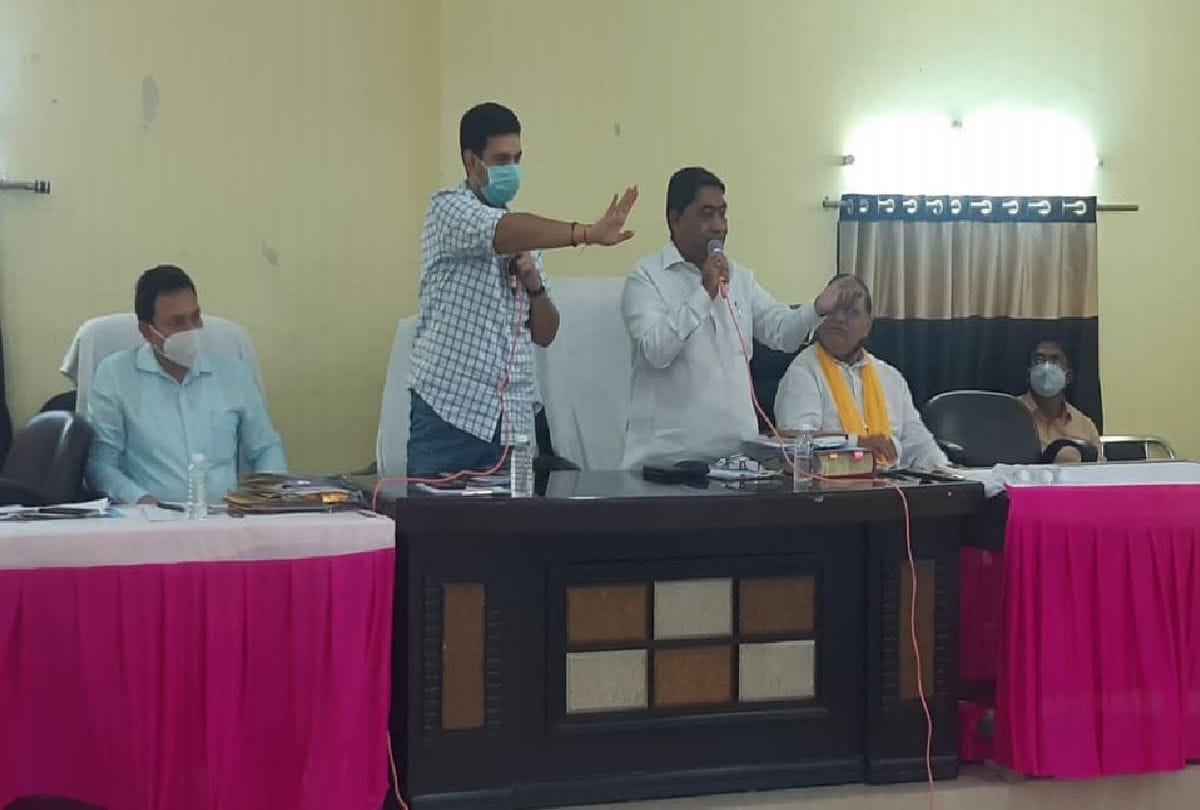 Mayor Accused Of Demanding Bribe Rs 20 Lakh Mathura News
