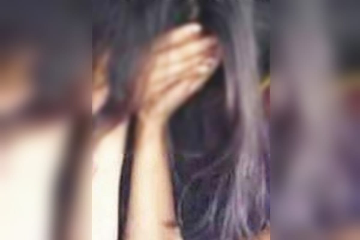 Meerut News: Officers gunner caught having fun with girlfriend