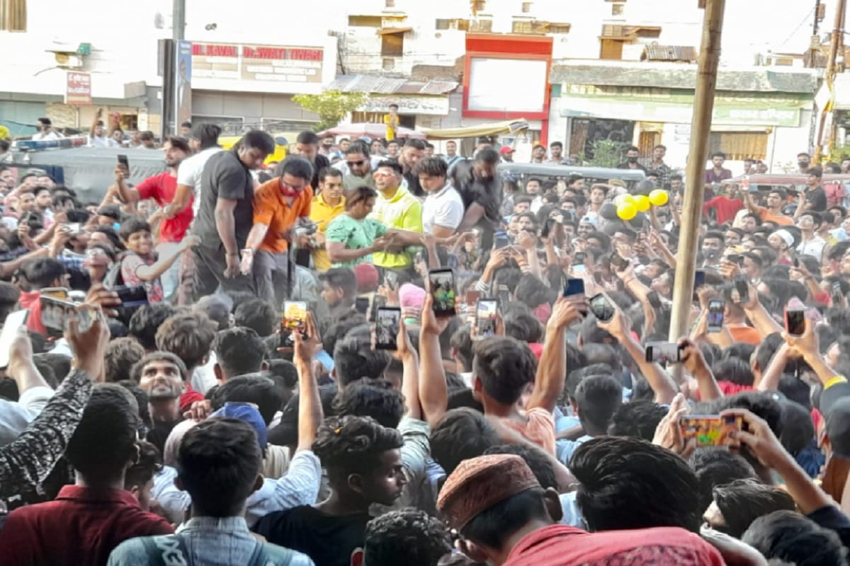 Meerut News: bell to bouncers in road show matter