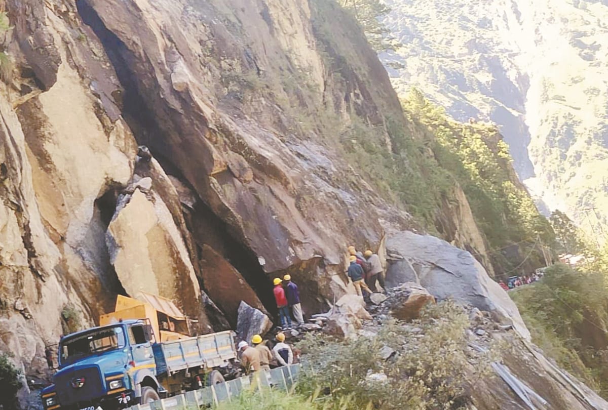 weather update himachal : rain in dharamshala palampur landslide in kinnaur national highway five blocked