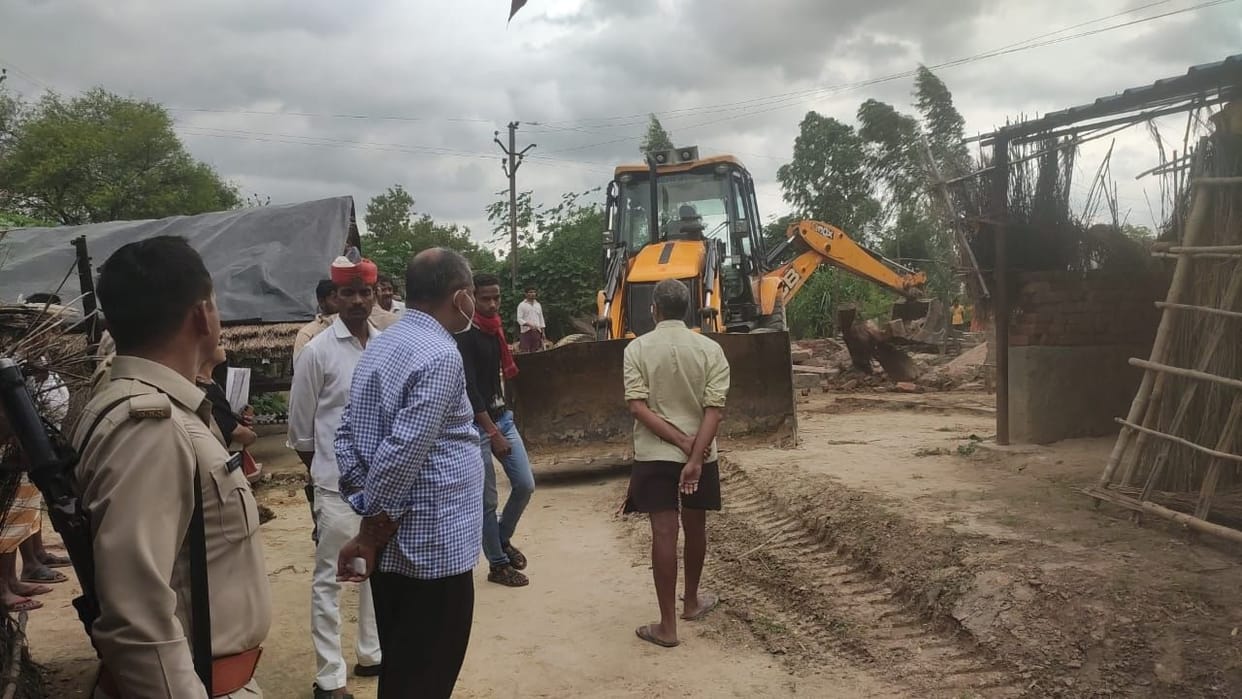 team goes to demoish encroachment