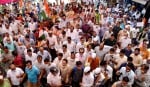 गांधी चौक हमीरपुर में महंगाई, बेरोजगारी को लेकर प्रदर्शन करते जिला कांग्रेस कार्यकर्ता।