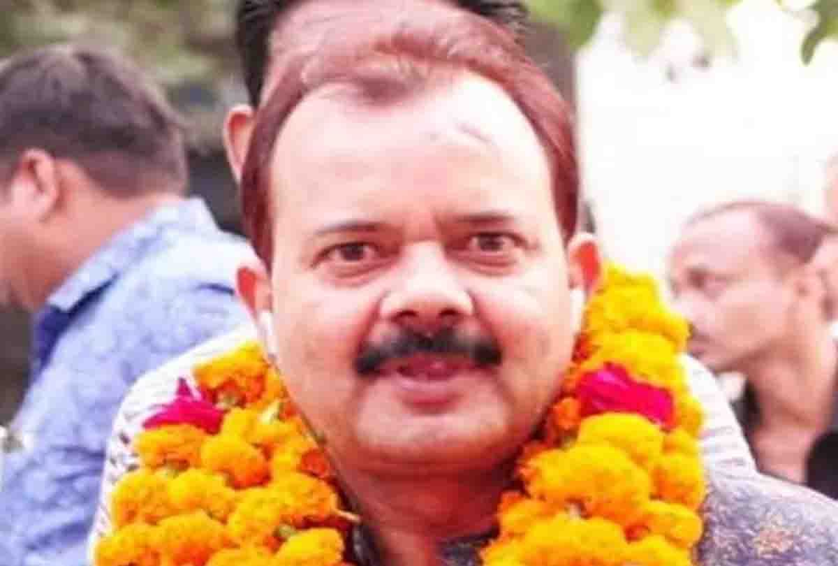 Farrukhabad: Gangster on four including Anupam and Dabban