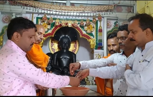 etawah news,Jain saints celebrated the festival of Dhoop Dashami, Jinalaya smelled with fragrance