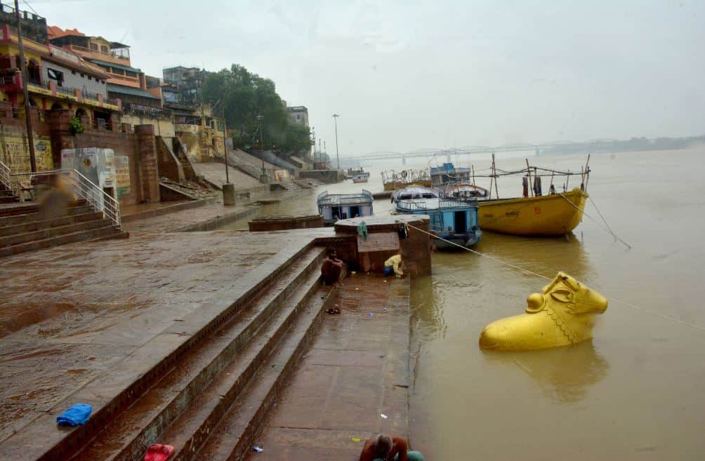 weather update varanasi rain  Ganga water level rises again people living in coastal areas are in tension see photos
