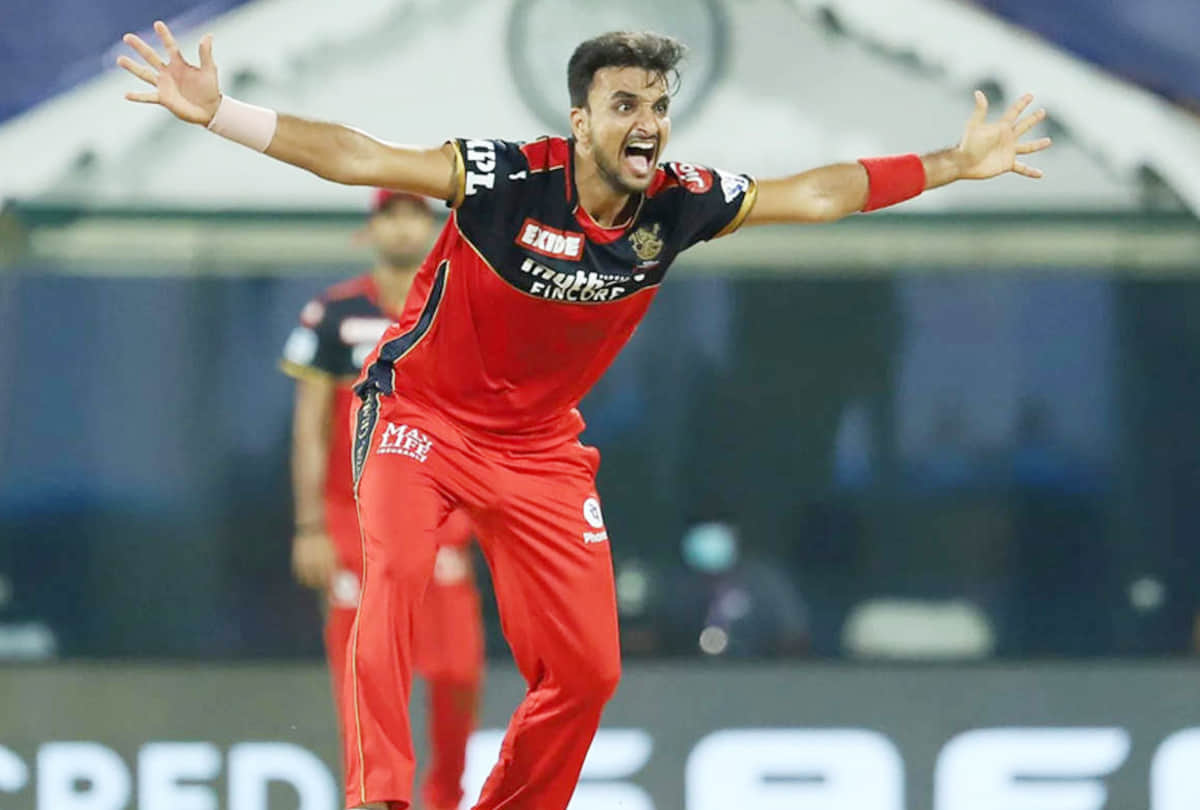 IPL 2021: RCB pacer Harshal Patel achieve another milestone. breaks  IPL record for most wickets by an uncapped bowler in a season