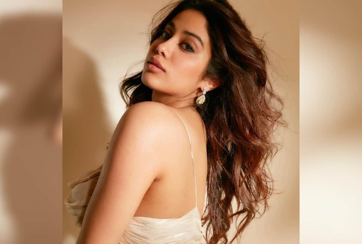 janhvi kapoor deep cut bodycon dress looks bold and glamorous