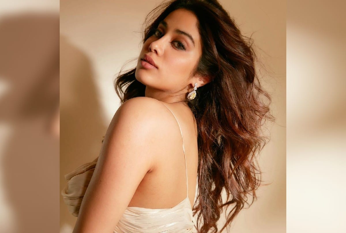 janhvi kapoor deep cut bodycon dress looks bold and glamorous