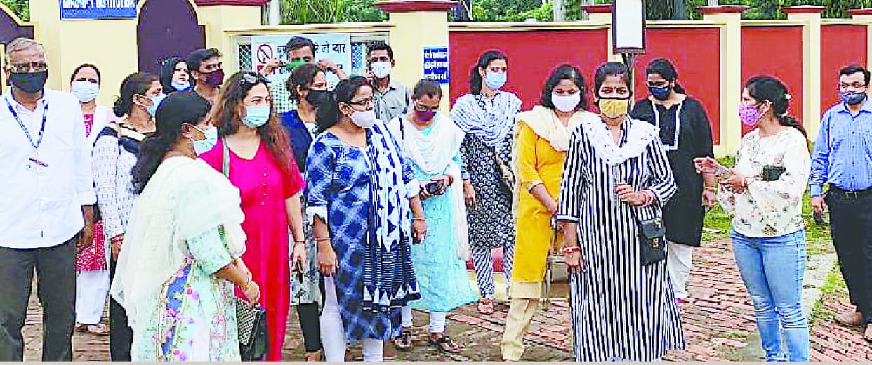 Uproar outside St. Maria's school for online exam
