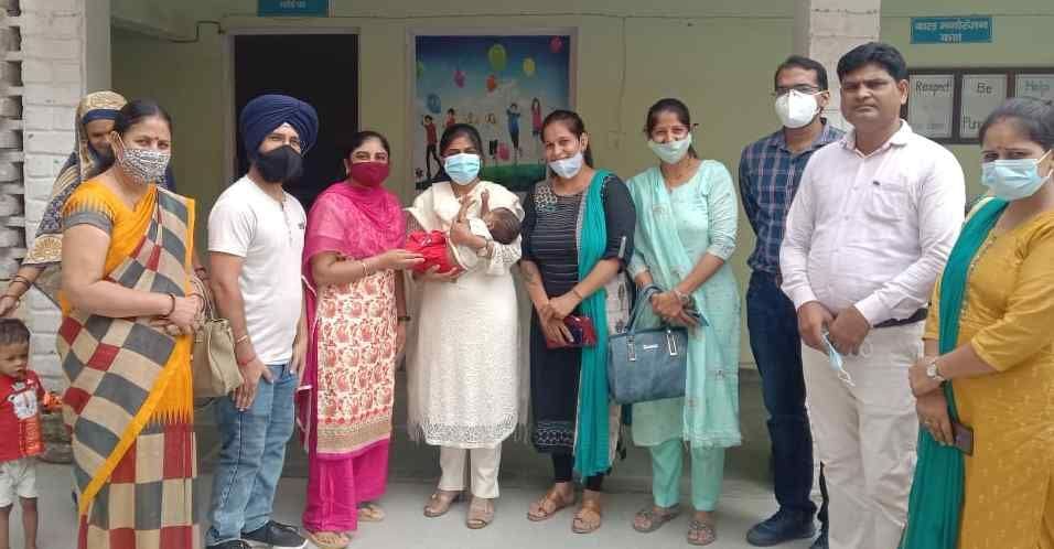6 month old girl living in Aastha Kunj got mother's lap