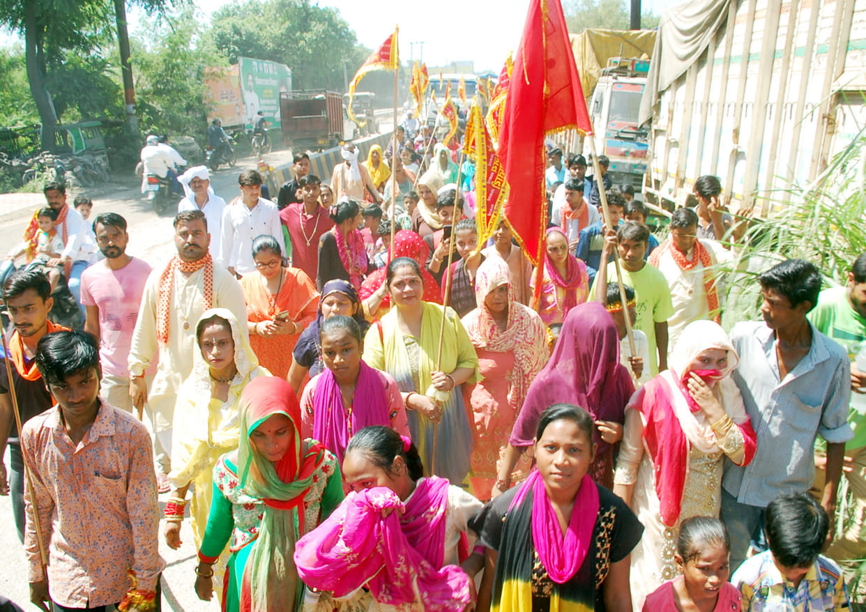 Devotees left for the darshan of Maa Shakambhari
