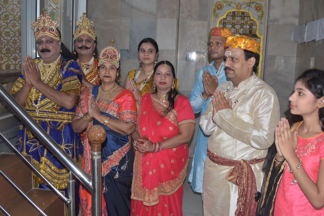 Praying for the welfare of the nation by consecrating Shreeji
