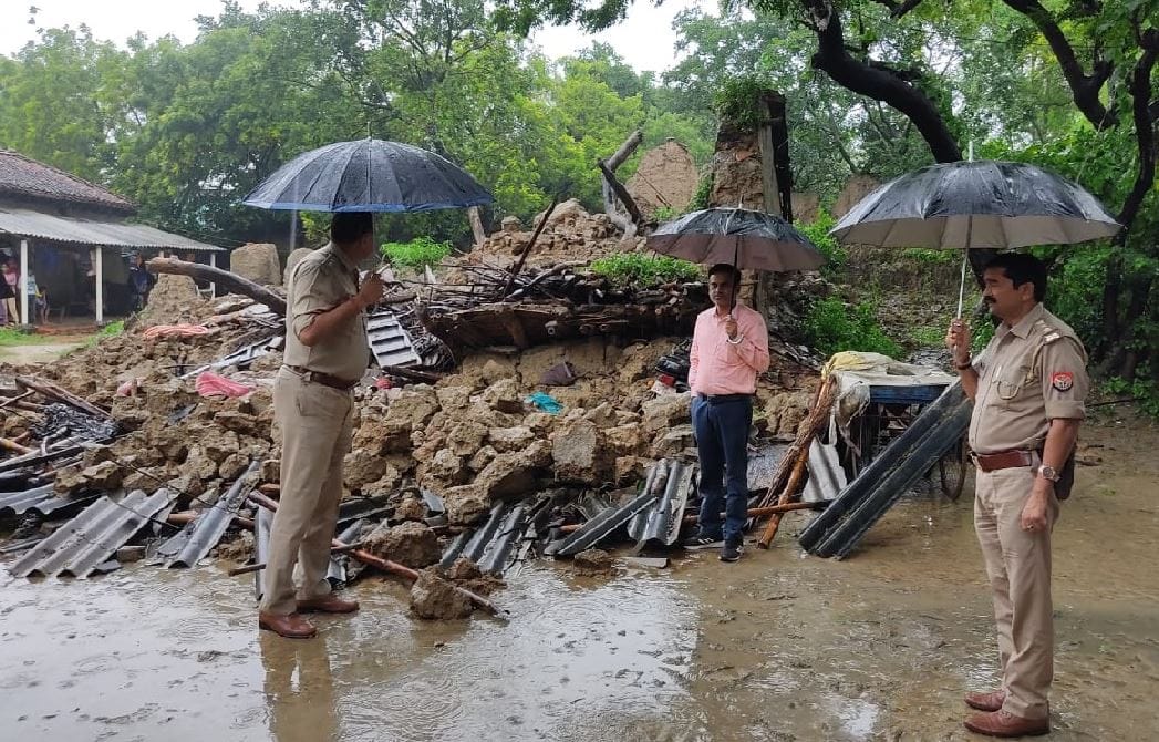 Rain in Purvanchal varanasi Five killed and seven injured due to house collapse  power supply stalled at many places