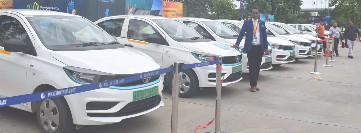 E-taxi starts from Greno to Delhi airport, fare will be cheaper